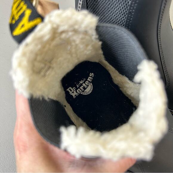 Dr. Martens Black Faux Fur Lined Dorrian Chelsea Boot Shoe Burnished Wyoming NWT - Picture 5 of 9